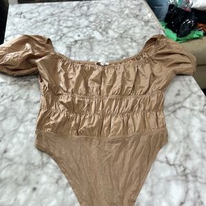 Olivaceous Tan Puff Sleeve Ruched Bodysuit